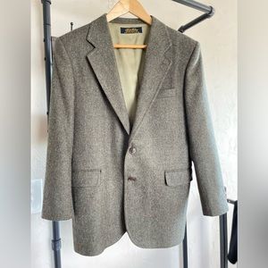Vintage young person’s Brooks Brother sport coat